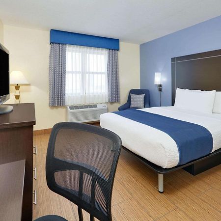 Days Inn By Wyndham North Little Rock Extérieur photo